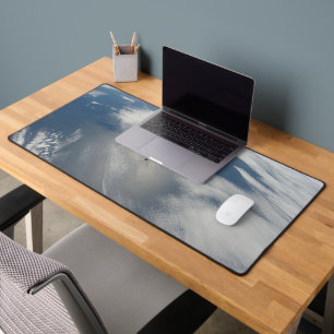 Des Petits Satellites Orbitent Au-Dessus D'Une Par