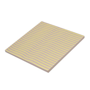 Des rayures gris mauve sur le beige. Carreau en cé