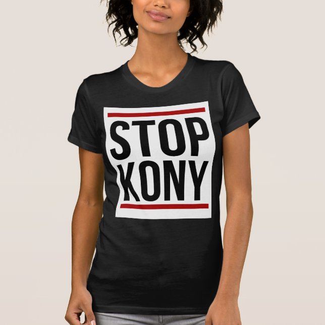 Des T-shirts "arrêtez Kony" (tee - shirt) et des (Devant)