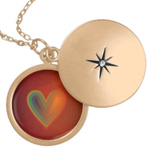 Design de coeur coloré sur le collier de serrure G