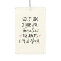 À côté ou à Miles Apart Families are Close at Hear