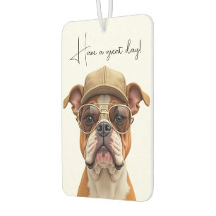 Désodorisant Pour Voiture Bulldog portant un Casquette beige