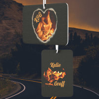Coeur flamboyant des initiales et des noms de feu