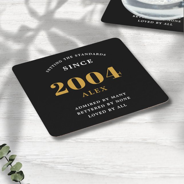 Dessous-de-verre Carré En Papier 21e anniversaire Nom 2004 Black Gold Elegant Chic (Personalized 21st birthday party coaster with name and year of birth.)