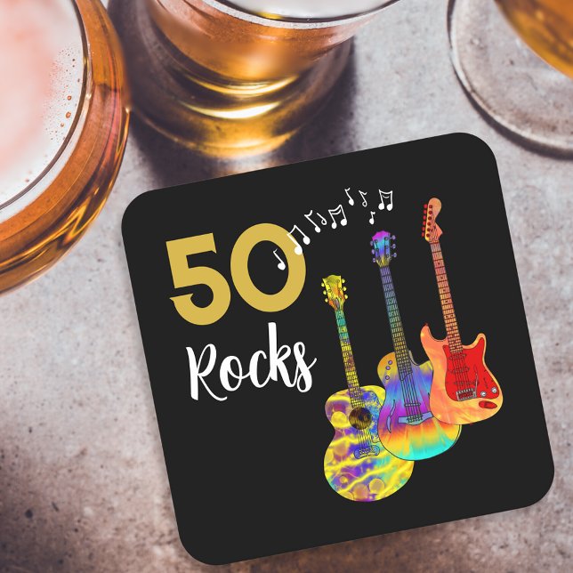 Dessous-de-verre Carré En Papier 50 Rocks 50e fête d'anniversaire (Rock and roll 50th birthday party paper coasters cool funky guitars black and gold 50 rocks for him)