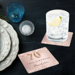 Dessous-de-verre Carré En Papier 70e anniversaire rose or blush nom<br><div class="desc">Élégant, classique, glamour pour une fête de 70ème anniversaire. arrière - plan rose or et dégradé de rougeur. Décoré de confettis d'or rose. Personnalisez et ajoutez un nom. Le nom est écrit avec un script de style moderne en lettres de couleur rose foncé. Le numéro 70 est écrit avec une...</div>