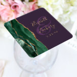 Dessous-de-verre Carré En Papier Agate Script Emerald Green Gold violet Mariage<br><div class="desc">Cet élégant dessous de verre mariage moderne présente une aquarelle couleur vert émeraude et un design de géode d'agate orné d'une parties scintillant en faux or. Customisez facilement le texte de couleur or sur un arrière - plan violet, avec les noms de la mariée et du marié en calligraphie manuscrite...</div>