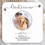 Dessous-de-verre Carré En Papier Boissons Photo Personnalisées Modernes Sur Moi Pet<br><div class="desc">Bois Sur Moi ! Ajoutez la touche finale à votre mariage avec ces dessous de verre de mariage photo personnalisés. Parfait pour votre mariage après la fête et la réception, et comme faveurs de mariage pour vos invités. Customisez ces dessous de verre de mariage de chien photo avec votre photo...</div>