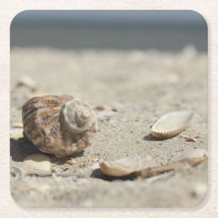 Dessous-de-verre Carré En Papier Coquillages sur le sable par la mer