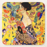 Dessous-de-verre Carré En Papier Dame Gustav Klimt avec ventilateur<br><div class="desc">Dessous de verre en papier avec la peinture à l’huile de Gustav Klimt Lady with Fan (1918). Une femme portant un kimono bleu tient un ventilateur rouge contre un arrière - plan jaune coloré de fleurs et de paons. Un grand cadeau pour les amateurs de Japonisme et d'art européen.</div>