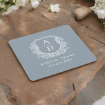 Dessous-de-verre Carré En Papier Dusty Blue Floral Monogramme Mariage Crest Moderne<br><div class="desc">Ajoutez une touche élégante à votre célébration avec le Dessous de verre en papier Carré Monogram Mariage Crest moderne. Dotés d'un design sophistiqué de crête monographique, ces dessous de verre sont parfaits pour les mariages, les fiançailles ou les douches nuptiales. La forme élégante du carré et le papier absorbant de...</div>