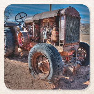 Dessous-de-verre Carré En Papier Fermes   Tracteur d'antiquité rouillé