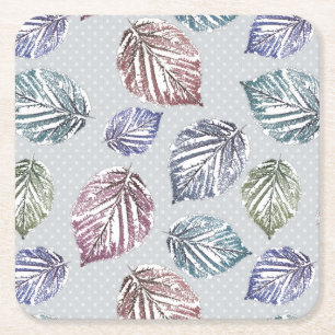 Dessous-de-verre Carré En Papier Feuilles d'open work sur un arrière - plan gris cl