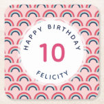 Dessous-de-verre Carré En Papier Filles Anniversaire Fête Nom personnalisé Age rose<br><div class="desc">Emmenez votre fête au niveau supérieur avec de la vaisselle moderne et amusante. Ces dessous de verre de fête modernes et heureux présentent un motif arc-en-ciel bleu,  rose et corail et turquoise. Le texte est entièrement personnalisable. Partie d'une collection pour Parcel Studios.</div>