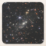 Dessous-de-verre Carré En Papier Galaxy Cluster Smacs 0723.<br><div class="desc">Des milliers de galaxies inondent cette image proche infrarouge du cluster de galaxies SMACS 0723. L'imagerie à haute résolution du télescope spatial James Webb combinée à un effet naturel connu sous le nom de lentille gravitationnelle a rendu cette image finement détaillée possible. Tout d'abord, se concentrer sur les galaxies responsables...</div>