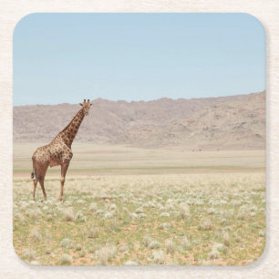 Dessous-de-verre Carré En Papier Giraffe majestueuse dans la savane africaine