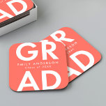 Dessous-de-verre Carré En Papier Grad Coral Grad Grad Grad Graduation Party<br><div class="desc">Dessous de verre de papier de graduation personnalisés avec "Grad" en caractères blancs gras avec un arrière - plan corail. Personnalisez les dessous de verre de graduation en ajoutant le nom et l'année de graduation du diplômé. Les dessous de verre de remise de diplômes personnalisés sont parfaits pour les fêtes...</div>