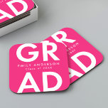 Dessous-de-verre Carré En Papier Gras Grad Hot Pink Graduation Party<br><div class="desc">Dessous de verre de papier de graduation personnalisés avec "Grad" en lettres blanches en gras avec un arrière - plan rose chaud. Personnalisez les dessous de verre de graduation en ajoutant le nom et l'année de graduation du diplômé. Les dessous de verre de remise de diplômes personnalisés sont parfaits pour...</div>