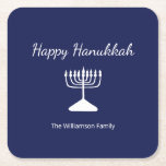 Dessous-de-verre Carré En Papier Happy Hanoukka Simple Menorah Blue<br><div class="desc">Happy Hanoukka Blue Holiday dessous de verre papier de fête,  avec une simple menorah blanche et la typographie de script. Avec des lettres personnalisables en blanc,  vous pouvez ajouter vos propres informations. Un décor festif à fêter entre amis et proches.</div>