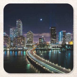 Dessous-de-verre Carré En Papier Horizon de ville de Miami avec le pont la nuit