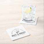 Dessous-de-verre Carré En Papier Monogramme Mariage de fleurs modernes<br><div class="desc">Personnalisez le modèle avec les noms de la mariée et du marié ou les initiales monographiques. Ajoutez votre date de mariage, le nom de la ville, de l'état ou du lieu ou tout autre texte personnalisé. Ce design rustique moderne de style logotype possède une tige florale simple et une typographie...</div>
