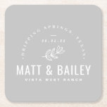 Dessous-de-verre Carré En Papier Monogramme Mariage de fleurs modernes | Gris<br><div class="desc">Personnalisez le modèle avec les noms de la mariée et du marié ou les initiales monographiques. Ajoutez votre date de mariage, le nom de la ville, de l'état ou du lieu ou tout autre texte personnalisé. Ce design rustique moderne de style logotype possède une tige florale simple et une typographie...</div>