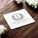 Dessous-de-verre Carré En Papier Monogramme Mariage Floral Crest Élégant<br><div class="desc">Ajoutez une touche élégante à votre célébration avec le Dessous de verre en papier Carré Monogram Mariage Crest moderne. Dotés d'un design sophistiqué de crête monographique, ces dessous de verre sont parfaits pour les mariages, les fiançailles ou les douches nuptiales. La forme élégante du carré et le papier absorbant de...</div>