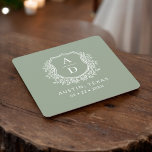 Dessous-de-verre Carré En Papier Monogramme moderne Mariage Sage Green Crest<br><div class="desc">Ajoutez une touche élégante à votre célébration avec le Dessous de verre en papier Carré Monogram Mariage Crest moderne. Dotés d'un design sophistiqué de crête monographique, ces dessous de verre sont parfaits pour les mariages, les fiançailles ou les douches nuptiales. La forme élégante du carré et le papier absorbant de...</div>