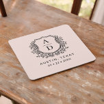 Dessous-de-verre Carré En Papier Monographie florale rose pâle Mariage Crest modern<br><div class="desc">Ajoutez une touche élégante à votre célébration avec le Dessous de verre en papier Carré Monogram Mariage Crest moderne. Dotés d'un design sophistiqué de crête monographique, ces dessous de verre sont parfaits pour les mariages, les fiançailles ou les douches nuptiales. La forme élégante du carré et le papier absorbant de...</div>