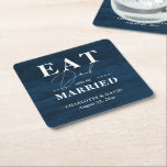 Dessous-de-verre Carré En Papier Navy Blue Rustic Mange Boire et être marié Mariage<br><div class="desc">Dessous de verre en papier mariage bleu marine personnalisés avec un arrière - plan en bois de grange avec manger,  boire et être marié.</div>