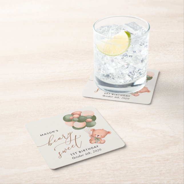 Dessous-de-verre Carré En Papier Ours de bébé, Ballons verts, Premier anniversaire (En situation)