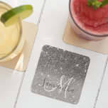Dessous-de-verre Carré En Papier Parties scintillant gris moderne éclabousser Nom p<br><div class="desc">Présentant l'exquise Parties scintillant moderne gris avec produit Nom personnalisé, une combinaison étonnante de design contemporain et d'élégance personnalisée. Ce produit présente une toile de fond captivante dans une teinte moderne de gris, exubérant sophistication et style. La couleur sobre mais chic ouvre la voie à l'étincelle fascinante de la parties...</div>