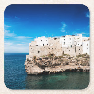 Dessous-de-verre Carré En Papier Polignano qu'une jument loge sur une falaise en