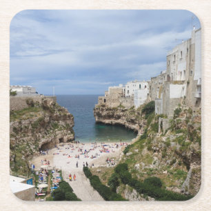 Dessous-de-verre Carré En Papier Polignano une plage de ville de jument dans des