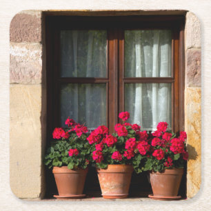 Dessous-de-verre Carré En Papier Pots de fleurs de fenêtre dans un village