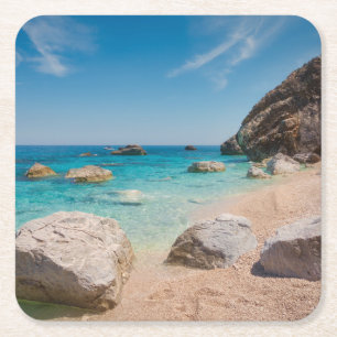 Dessous-de-verre Carré En Papier Rochers sur la plage de Cala Mariolu en Sardaigne,