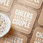 Dessous-de-verre Carré En Papier Salutations à l'heureux couple kraft dîner de répé<br><div class="desc">Avant le jour de votre mariage, amusez-vous avec une célébration "Brews Before I Do". Que ce soit pour un dîner de répétition, une soirée de baccalauréat ou une fête de fiançailles, ce dessous de verre audacieux et amusant est parfait pour une brasserie ou une fête autour de la bière. Ce...</div>