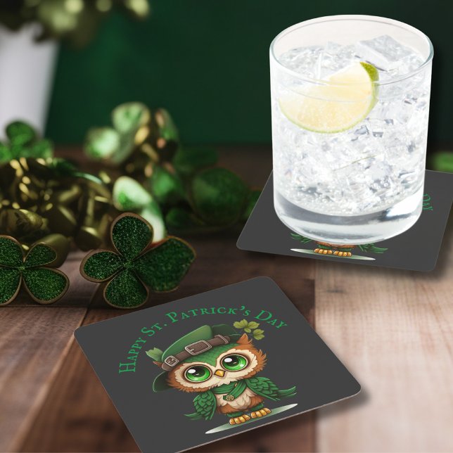 Dessous-de-verre Carré En Papier St. Patrick's Day Green Owl personnalisé (St. Patrick's Day Green Owl personalized Square Paper Coaster)