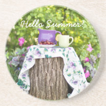 Bonjour Thé d'été et Plums dans le jardin