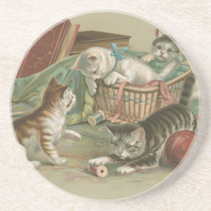 Dessous De Verre En Grès Chatons victoriens vintage jouant dans un panier à