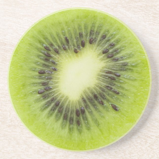 Dessous De Verre En Grès Du kiwi frais. Closeuse à tranche ronde isolée (Devant)