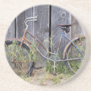 Dessous De Verre En Grès États-Unis, Oregon, Bend. Un vieux vélo délabré