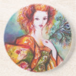 DESSOUS DE VERRE EN GRÈS FEMME ROMANTIQUE AVEC PÂTE DE PEACOCK ÉCLANTE<br><div class="desc">Elégant,  coloré,  classe,  design fantaisiste en vert vif,  jaune orange,  turquoise,  turquase,  couleurs blanches.Belle brune sophistiquée femme,  rouge,  vert brillant d'or tissus d'un costume baroque avec plumes paon.Peinture d'aquarelle originale avec feuille d'or et couleurs irisées</div>