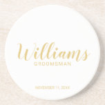 Dessous De Verre En Grès Groomsmans personnalisés en or à script moderne<br><div class="desc">Scénario moderne Groomsmen Coastère personnalisé blanc et or avec nom de marionnettiste personnalisé en style de police de calligraphie doré moderne avec titre et date mariage dans le style moderne sans serif de police sur arrière - plan blanc. Aussi parfait pour Maid of Honor, Flower Girl, Mother of the Bride,...</div>
