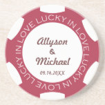 Dessous De Verre En Grès Jeton de poker rouge chanceux dans l'anniversaire<br><div class="desc">Commémorez votre mariage ou anniversaire avec ceci facile de customiser des dessous de verre de grès. Vos noms et année est placés sur une conception de jeton de poker. Le texte "chanceux dans l'amour" est placé d'une mode circulaire.</div>