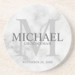 Dessous De Verre En Grès Marbre classique Groomsmen personnalisé<br><div class="desc">Ajoutez une touche personnelle à votre mariage grâce à un dessous de verre de toiletteurs personnalisé. Ce dessous de verre présente le nom personnalisé du marionnettiste avec titre et date mariage en gris et monogramme en gris clair comme arrière - plan, dans le style de police serif classique sur l'arrière...</div>
