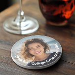 Dessous De Verre En Grès Photo moderne - Texte rétro - Personnel<br><div class="desc">Une photo simple et minimale avec du texte autour du bord. Cela fait un grand cadeau pour un membre de la famille comme Grand-mère. La photo comprend une bordure sombre de sorte que le texte apparaisse sur n'importe quelle photo. Si vous croyez que cela rend votre photo trop sombre, il...</div>