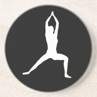 Dessous De Verre En Grès Silhouette de pose de yoga de guerrier