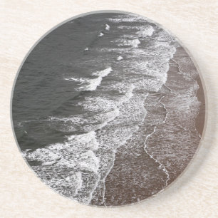 Dessous De Verre En Grès Vagues se brisant sur une plage de sable