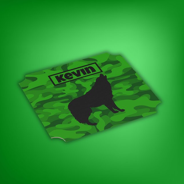 Dessous-de-verre En Papier Camo vert moderne noir Wolf Silhouette Monogramme  (Créateur téléchargé)